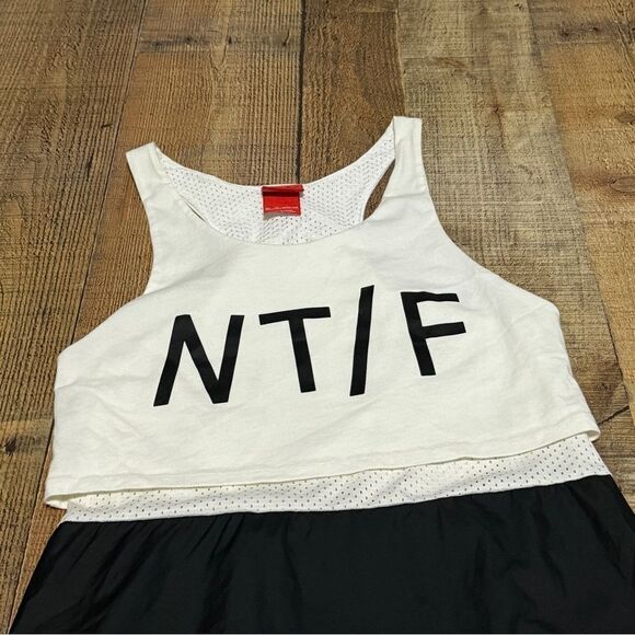 Nike Women's Track And Field Run Crew Tank Top 724103 Extra Small XS RARE - Picture 5 of 11